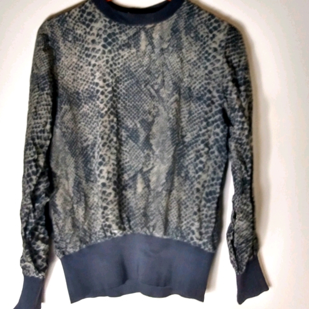 Christel 10 Sheik Silk Navy Gray Snake Retro Style Top